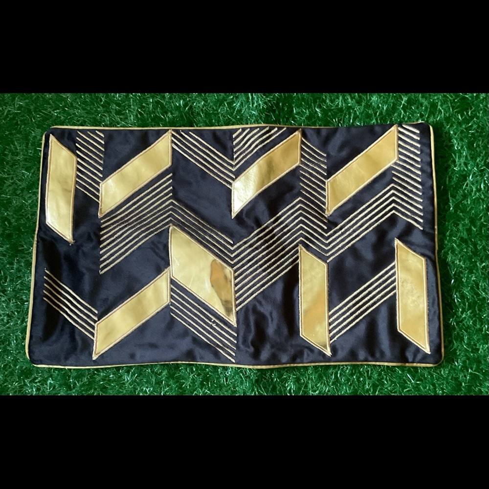 NWOT Design Pillow Case